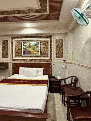 chủ khách sạn k300 nhắc đến bạn