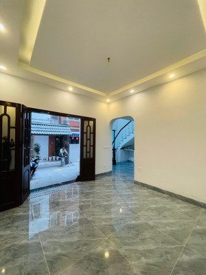 bán nhà an dương vương tây hồ dt 81m x 3t x mt 7,6m giá 12,9 tỷ có thương lượng