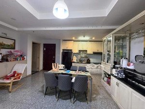 bán gấp căn góc chung cư cao cấp full nội thất sổ hồng riêng ngay nguyễn hữu thọ, huyện nhà bè