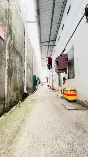 Bán nhà MT Thị Trấn Tân Hiệp ,Hóc Môn ,DT 216m2 .Giá chỉ 8.2 tỷ (TL).