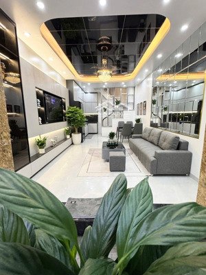 nhà phố văn chương! nhà mới nội thất xịn, view hồ, gần chỗ đỗ ô tô, 40m2*4 tầng nhỉnh 7 tỷ.