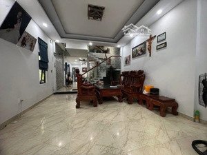 bán nhà mặt tiền hà huy tập. đà nẵng. dt gần 100m. xây 4 tầng rưỡi. 8 phòng. 8wc