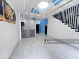 cho thuê nhà nguyên căn 2 tầng trong kđt oasis city, ngay gần đối diện đại học việt đức, 2pn, 2wc