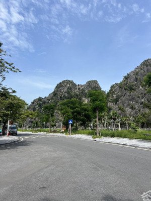 bán biệt thự monbay hạ long quảng ninh