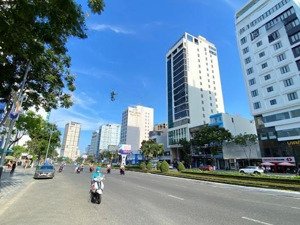 bán nhà mặt đường phạm văn đồng, quận sơn trà. có dòng tiền cho thuê