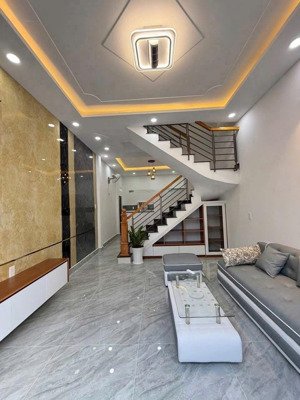 siêu hot nhà hẻm xe hơi -giá 2,57 tỷ-dt 51,5 m2-lam sơn p2 tân bình-sổ hồng riêng- gần sân bay