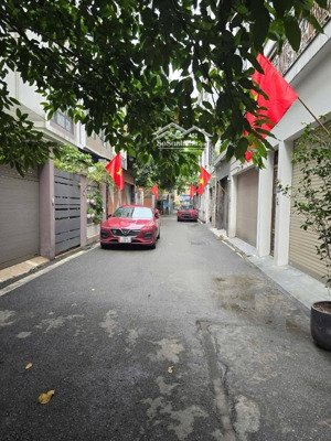 bán nhà đẹp phân lô ô tô tránh 30m ra mặt phố xã đàn đống đa nhà dân xây chắc chắn