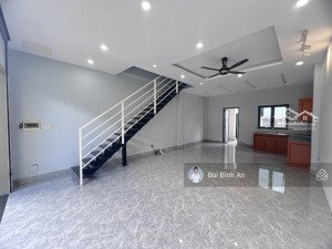 bán căn shophouse đã hoàn thiện tại kđt oasis city, 1 trệt 1 lầu 3pn, giá tốt, có sẵn hợp đồng thuê