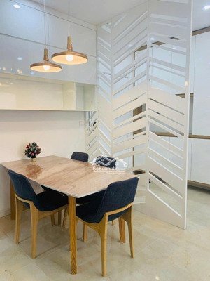 chủ nhà gửi bán căn hộ 64m2 2pn 2vs vinhomes west point, giá nhỉnh 5tỷ full nội thất, sẵn slot ô tô