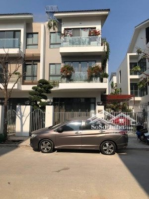 cần cho thuê biệt thự an phú duong nội hà đông nhà hoàn thiện đẹp dt 220m .giá 28 triệu