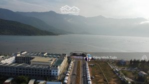 bán thửa đất ngay lõi của phố đi bộ - đối diện với chợ lăng cô - gần đầm lập an - mặt tiền 10m