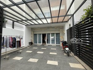 nhà 4 tầng, 147m2, 6x23, 6pn, 5wc. sát phú mỹ hưng. sổ hồng. chỉ 16 tỷ!