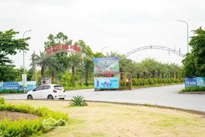 chính chủ ra hàng vài lô vườn hồng nam hồng - đồng nguyên bắc ninh cách đại học luật 800m