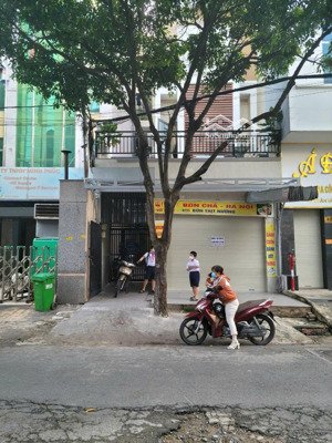 tòa nhà căn hộ dịch vụ trần văn dư 5 tầng, 18 phòng, thu nhập 100tr/th giá 36 tỷ tl