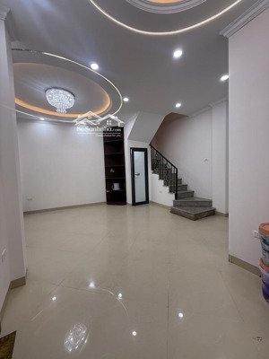 hoàng hoa thám - vĩnh phúc - trung tâm ba đình - nhà đẹp mới koong thang máy- tặng full nội thất.