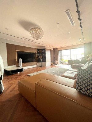 gđ tôi cần bán căn hộ chung cư 3 phòng ngủ toà nhà gold tower - dt 125m2 - giá 9 tỷ - lh 