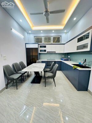 Cần bán nhà riêng phố Kim Đồng 50m ngõ ô tô giá 16.8 tỷ.