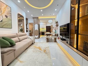 bán gấp căn hộ sky garden 3 tại phú mỹ hưng 3pn 2wc, nội thất gỗ an cường cao cấp, nhà mới 100%