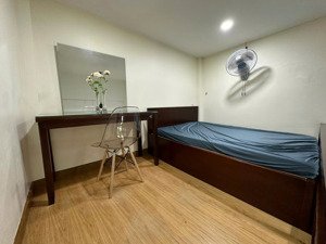 phòng trọ cửa sổ thoáng nguyễn xí, gần emart, đại học văn lang, bến xe miền đông.