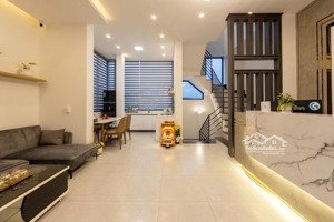 bán khách sạn mới đẹp 2 mặt tiền đường nhựa p4 đà lạt