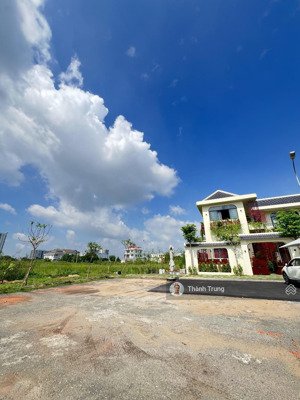 chính chủ gửi bán nền biệt thự vip 384m2, mặt tiền rộng, sổ sẵn công chứng ngay. giá chỉ 74tr/m2