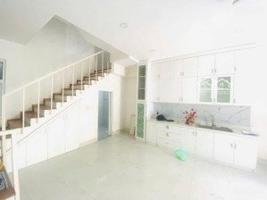 nhà 3 lầu đường số 11 trường thọ 2pn 3wc sát xa lộ hà nội, metro sổ hồng hoàn công