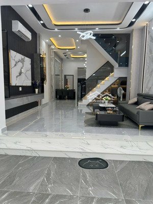 nhà mới xe hơi tận cửa-90m nhà bè