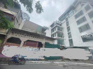 thanh niên mặt hồ tây hai mặt tiền 550m giá 365 tỷ