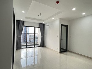 cho thuê 2pn - 2wc phú đông sky garden 8tr/tháng, nhận nhà ngay. lh 