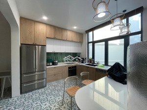 nhà phố 5 tầng, có bếp cạnh trường vinschool tại vinhomes grand park