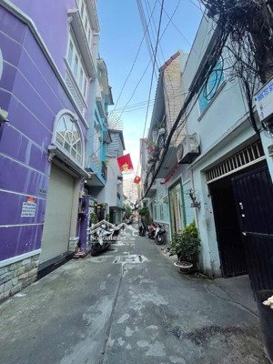 ngay vòng xoay trung tâm 51 m2 - 5 tầng btct- hẻm 6m thông khắp ngã - vị trí vip chỉ hơn 7tỷ