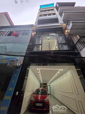 bán nhà hồng tiến,nguyễn văn cừ,80m ,thang máy,gara 3 ô tô,phun nội thất sang sịn,chỉ 28xty