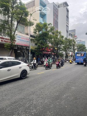 chính chủ bán nhà mặt tiền calmette, q1. dt: 4x19m, 4 tầng. giá giá nhất cung đường này