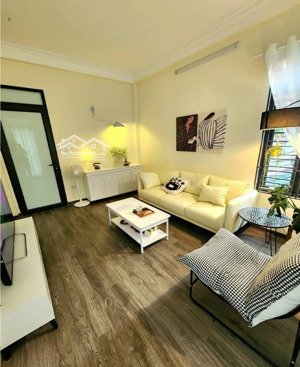 kim giang 10m ra ô tô tránh, ngõ nông sạch đẹp 38m x 5 tầng, vị trí đẹp, nhà đẹp thoáng sáng 8 tỷ