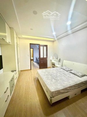 phân lô nguyễn chí thanh, 68m2 x 5t, mt 4.5m, ô chờ thang máy, 17 tỷ