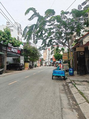 nhà 4 tầng, 5x18m, mặt tiền đường huỳnh thị hai, giá 8.5 tỷ