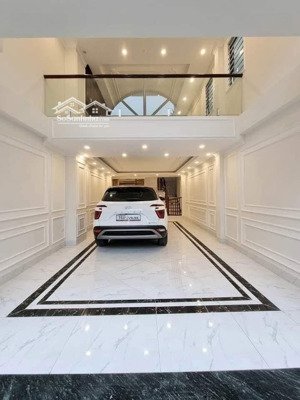 cực hiếm- nhà phố lương định của- đống đa -buildinh 7 tầng thang máy kết hợp ở - gần hồ- giá đầu tư