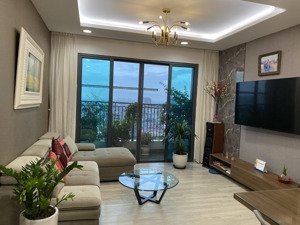 chính chủ bán căn góc 3 ngủ 112.2m2 chung cư cao cấp one 18 phố ngọc lâm giá 8.2 tỷ: lh 