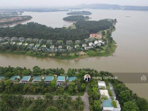 bán biệt thự mặt hồ 375m2 flamingo đại lải sổ lâu dài 5pn bể bơi lớn. giá 2x tỷ liên hệ 
