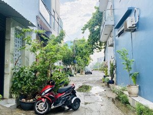 bán nhà mặt tiền kinh doanh 180m2, đ. hiền vương, quận tân phú