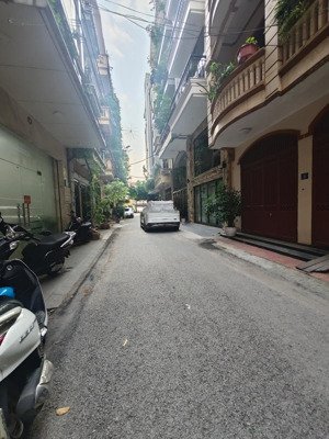 phân lô ô tô tránh,ngõ thông phố nhân hoà,ô chờ thang máy,36m*6t*giá chào 11,9 tỷ, kdvp,spa, ở vip.