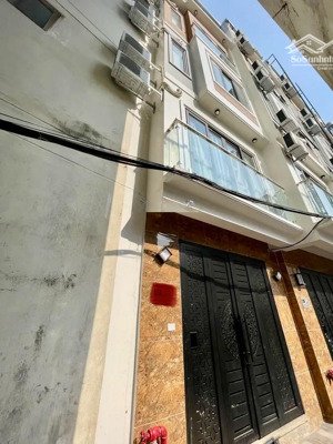 bán ccmn 12 phòng khép kín trung tâm cầu giấy nhà mới dòng tiền ổn định 55tr/th giá 11.5 tỷ