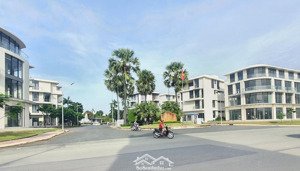 cần bán lô đất mặt tiền đường liên phường giá 11.4 tỷ ( sổ sẵn )
