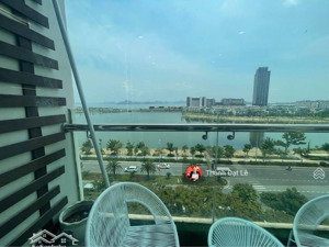 do chuyển định cư không sử dụng nên cần bán căn hộ 2pn 68m2 view biển trung tâm bãi cháy, hạ long.