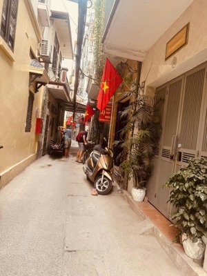 bán gấp siêu phẩm hoàng hoa thám - ba đình. 6t thang máy - mặt tiền 4.8m giá chỉ 8.4 tỷ - ngõ thông