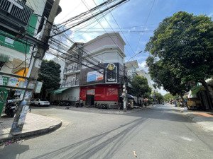 ký túc xá phòng 4 người giường king size 2mx2m