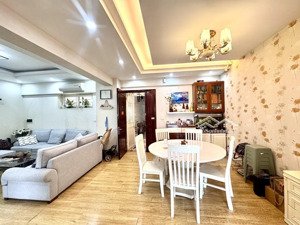 chung cư việt hưng- lô góc thang máy- 103m 3 ngủ 2 vệ sinh- sẵn ở ngay- sổ đỏ lâu dài