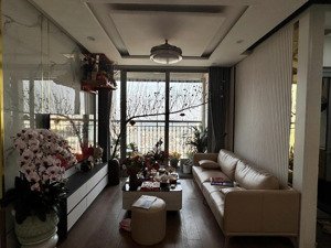 chính chủ cần bán gấp căn hộ vinhomes gardenia, hàm nghi, 90 triệu / m2, diện tích 72 m2, 2pn, 2wc.