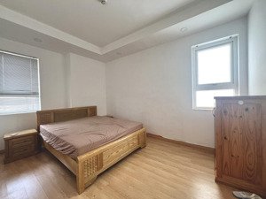cho thuê căn hộ view biển chung cư melody vũng tàu 2 phòng ngủ giá 8tr. lh thái 