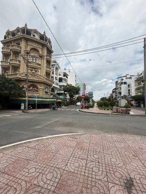 mặt tền hiền vương q. tân phú, xây 4 tầng st, 88m2 n.4m view công viên, kinh doanh đa ngành nghề